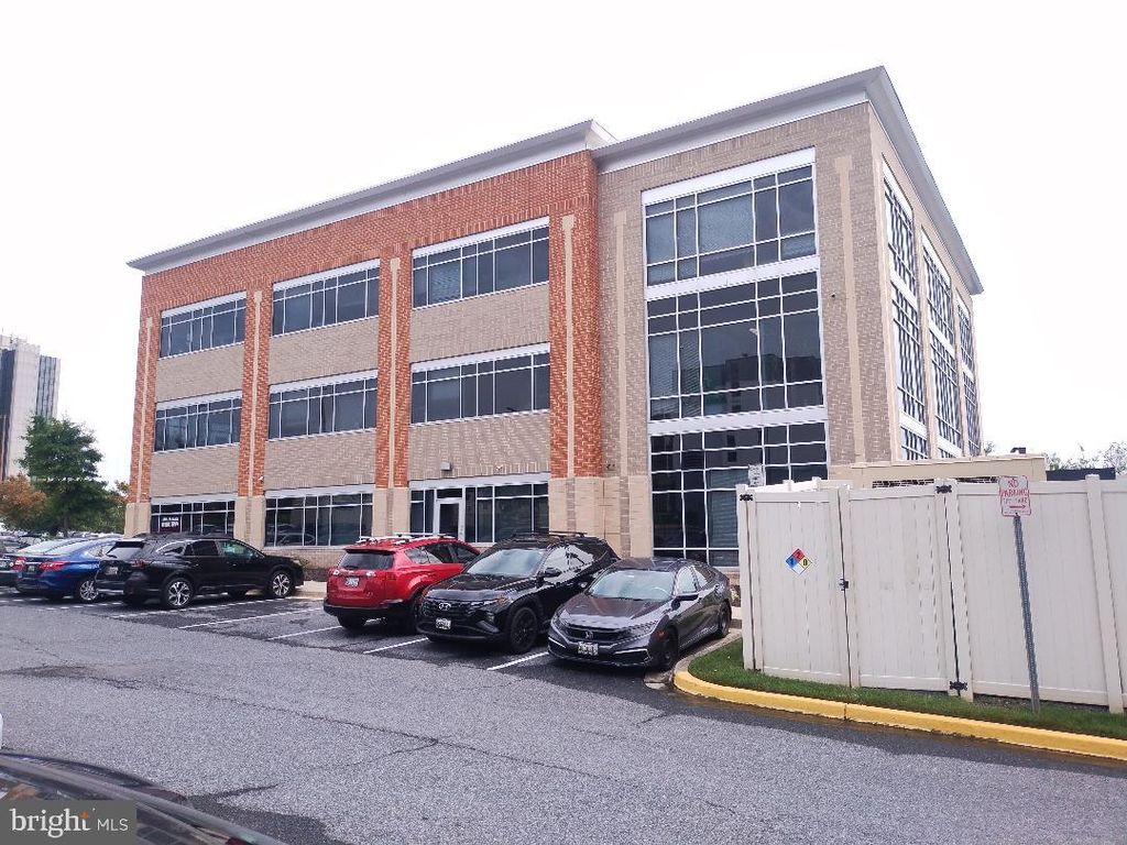 Image 5 of property listing at 7300 HANOVER DR #103, Greenbelt, MD 20770