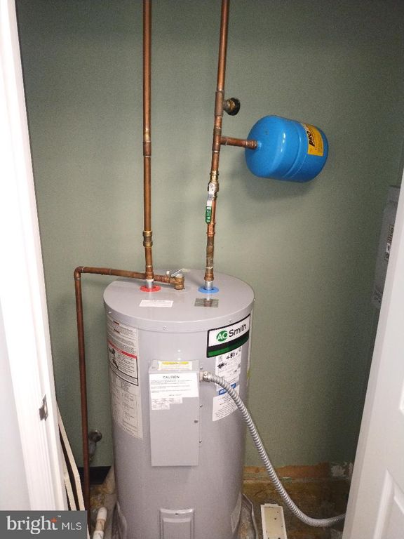 Image 56 of property listing at 7300 HANOVER DR #103, Greenbelt, MD 20770