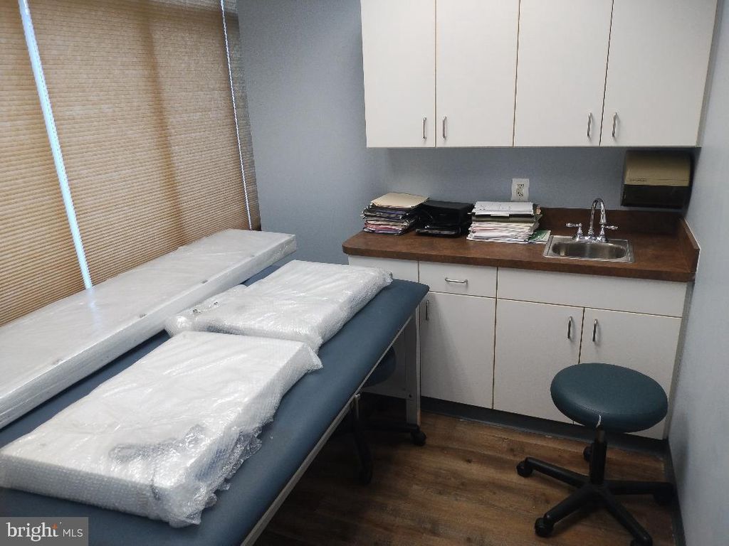 Image 57 of property listing at 7300 HANOVER DR #103, Greenbelt, MD 20770