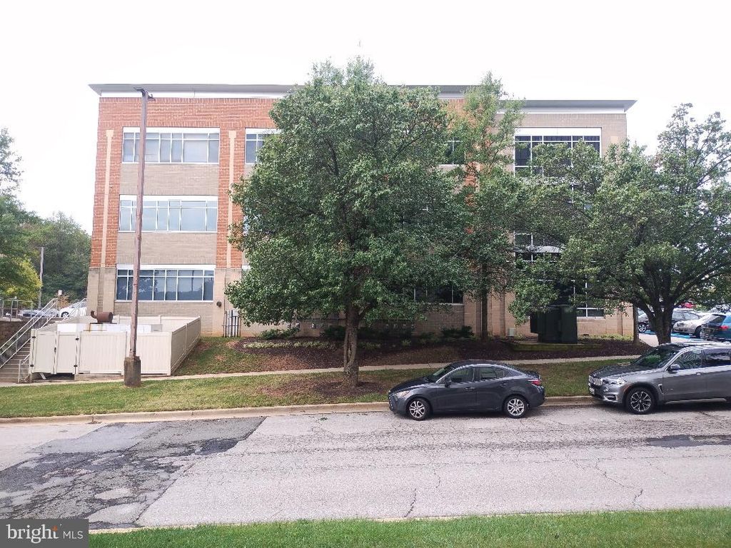 Image 6 of property listing at 7300 HANOVER DR #103, Greenbelt, MD 20770