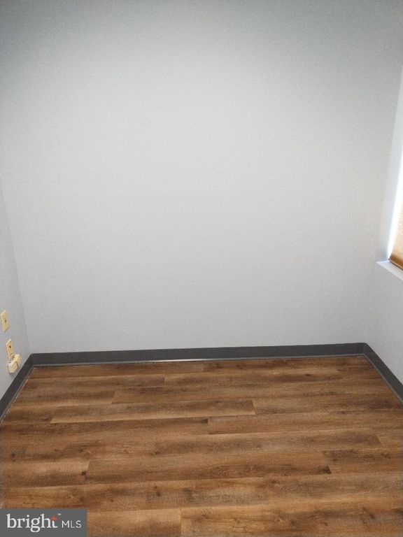 Image 63 of property listing at 7300 HANOVER DR #103, Greenbelt, MD 20770