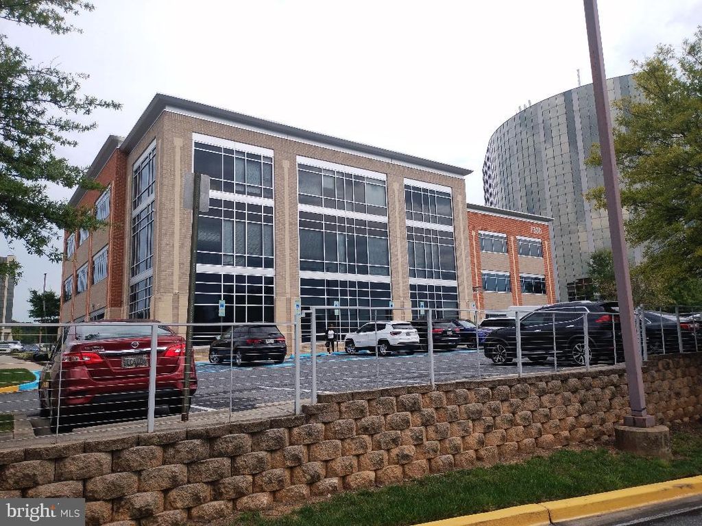 Image 7 of property listing at 7300 HANOVER DR #103, Greenbelt, MD 20770