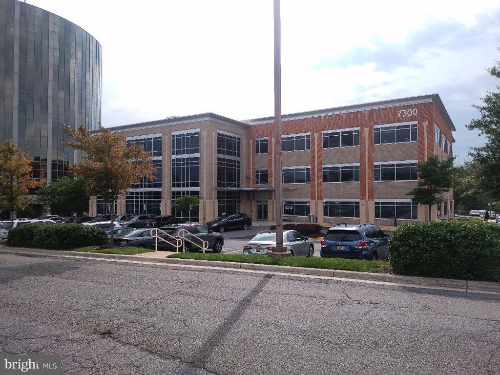 Image 8 of property listing at 7300 HANOVER DR #103, Greenbelt, MD 20770