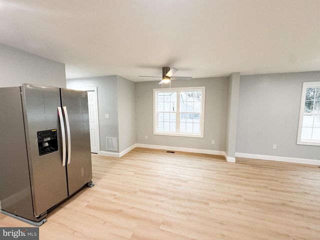 24 S QUEEN ST, Dover, DE 19904