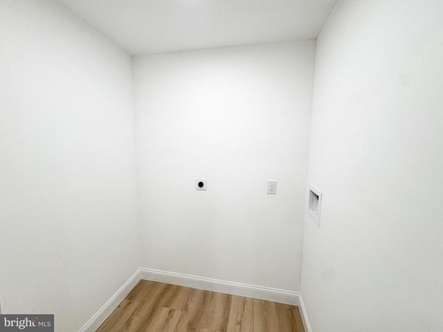 24 S QUEEN ST, Dover, DE 19904