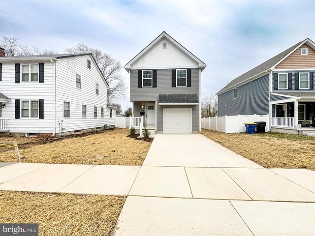 24 S QUEEN ST, Dover, DE 19904