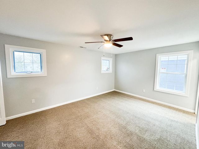 24 S QUEEN ST, Dover, DE 19904