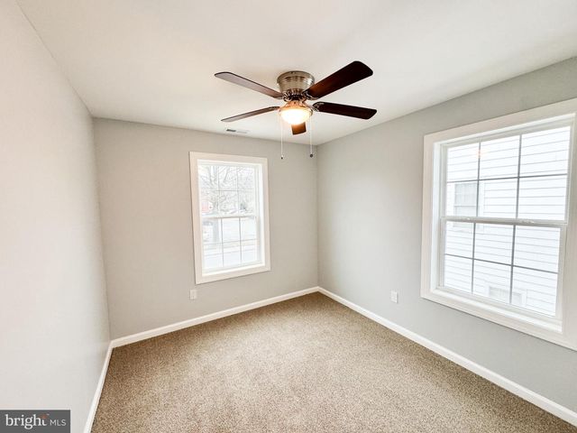 24 S QUEEN ST, Dover, DE 19904