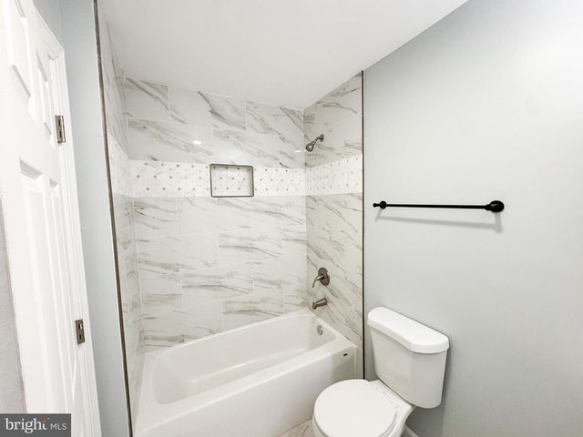 24 S QUEEN ST, Dover, DE 19904