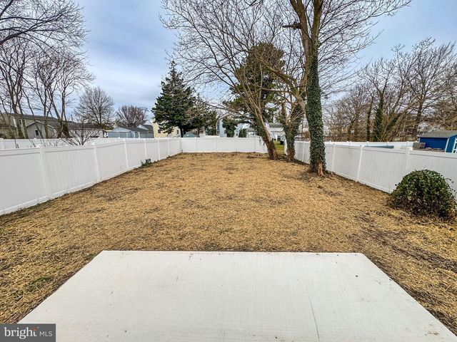 24 S QUEEN ST, Dover, DE 19904