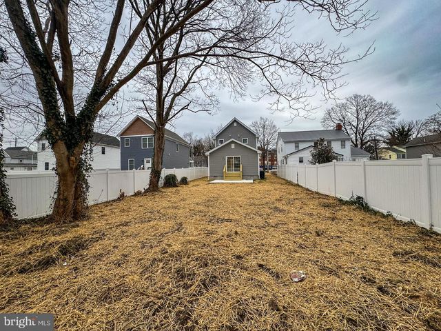 24 S QUEEN ST, Dover, DE 19904