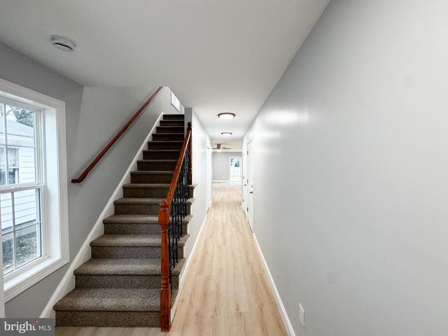 24 S QUEEN ST, Dover, DE 19904