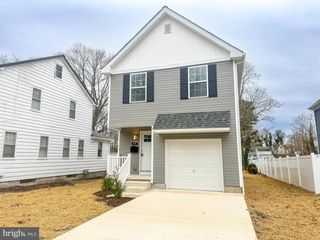 24 S QUEEN ST, Dover, DE 19904