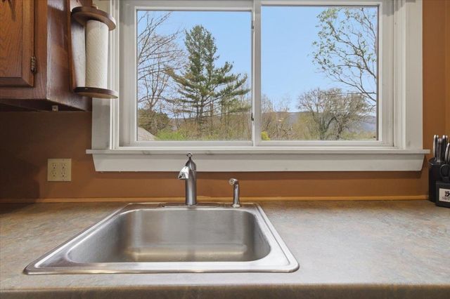 81 Easy Street, Danby, VT 05739