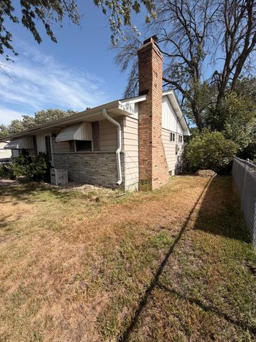10133 Cottonwood Street NW, Coon Rapids, MN 55448