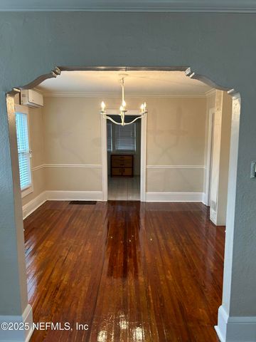 1527 NALDO Avenue, Jacksonville, FL 32207