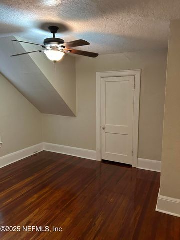 1527 NALDO Avenue, Jacksonville, FL 32207