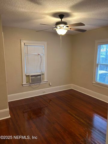 1527 NALDO Avenue, Jacksonville, FL 32207