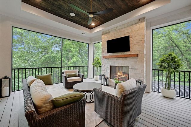 17023 Wallace Way, Loch Lloyd, MO 64012