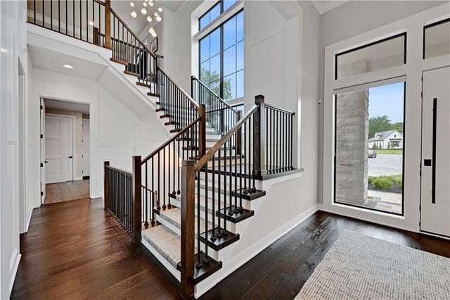 17023 Wallace Way, Loch Lloyd, MO 64012