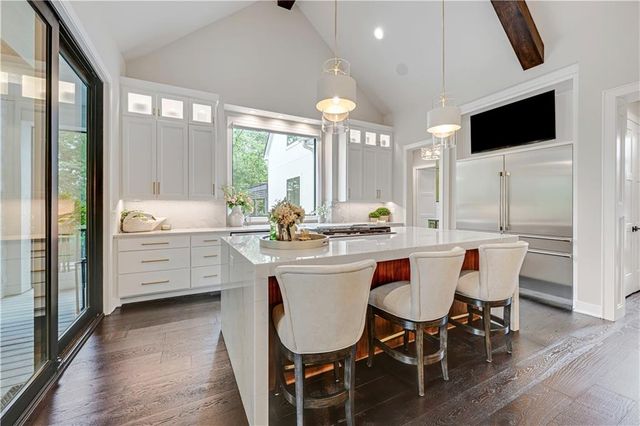 17023 Wallace Way, Loch Lloyd, MO 64012
