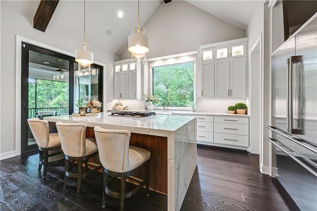 17023 Wallace Way, Loch Lloyd, MO 64012