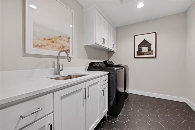 17023 Wallace Way, Loch Lloyd, MO 64012