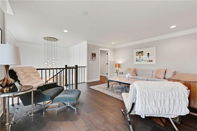 17023 Wallace Way, Loch Lloyd, MO 64012