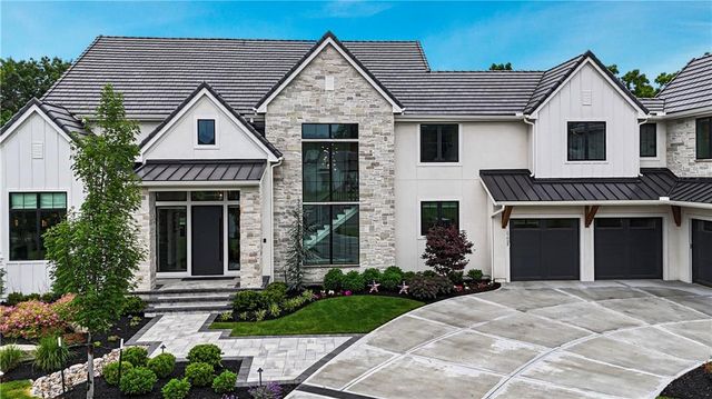 17023 Wallace Way, Loch Lloyd, MO 64012