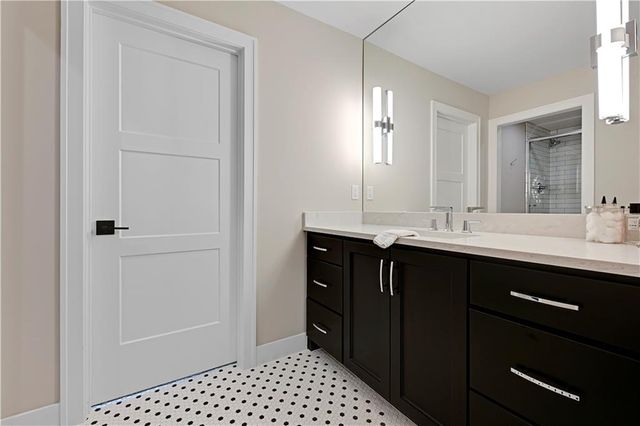 17023 Wallace Way, Loch Lloyd, MO 64012