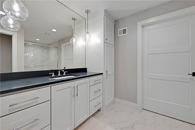 17023 Wallace Way, Loch Lloyd, MO 64012