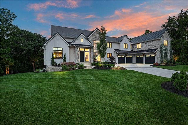 17023 Wallace Way, Loch Lloyd, MO 64012
