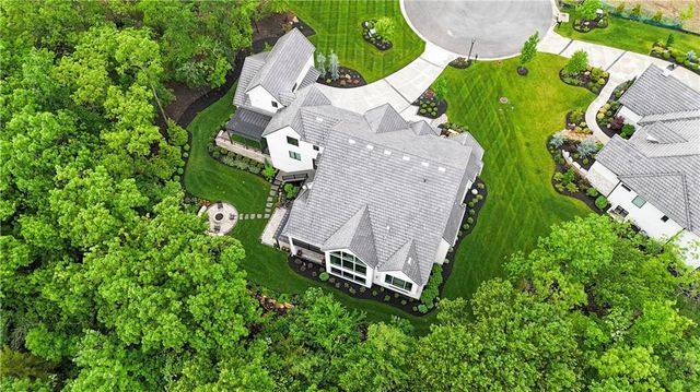 17023 Wallace Way, Loch Lloyd, MO 64012