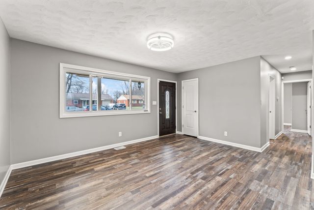 255 Lutz Drive, Englewood, OH 45322