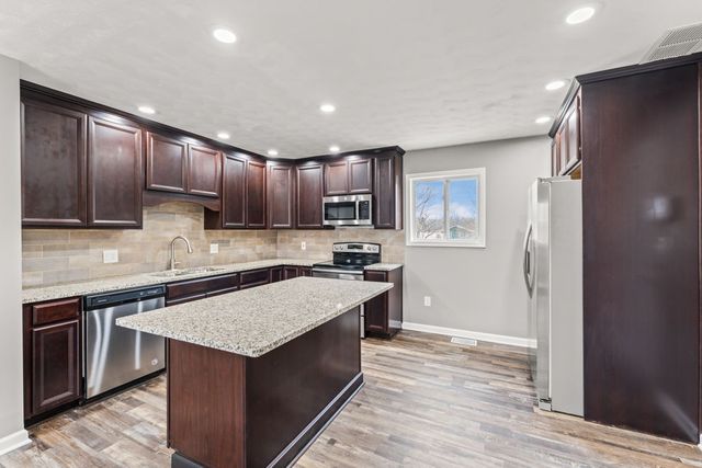 255 Lutz Drive, Englewood, OH 45322