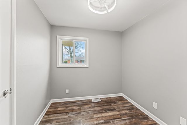 255 Lutz Drive, Englewood, OH 45322