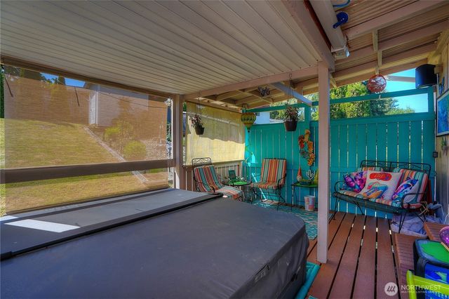 1222 Palm Drive, Fircrest, WA 98466