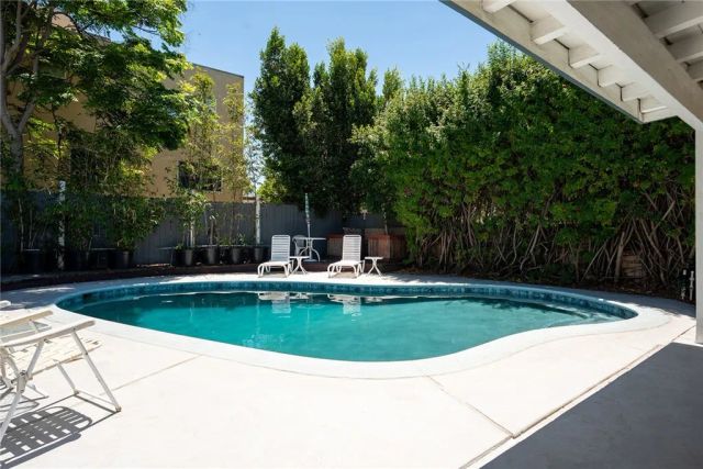 13042 Aetna Street, Valley Glen, CA 91401