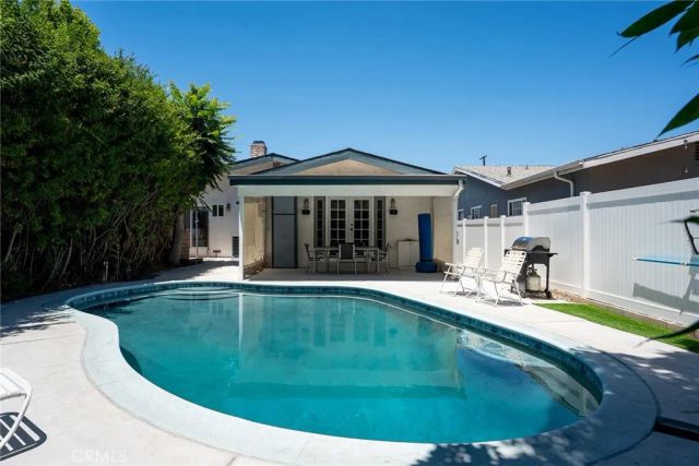 13042 Aetna Street, Valley Glen, CA 91401