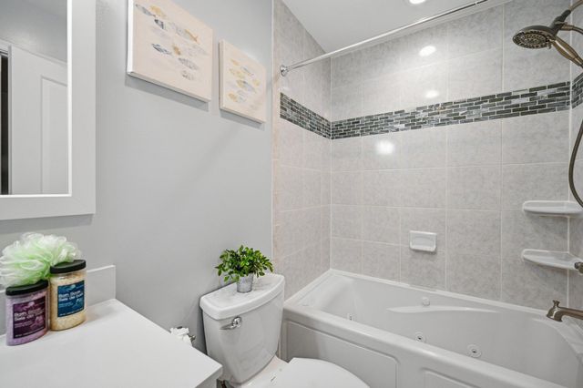 9523 ROCKPORT RD, Vienna, VA 22180