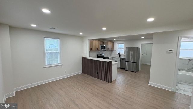 24 MAIN AVE SW, Glen Burnie, MD 21061