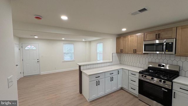 24 MAIN AVE SW, Glen Burnie, MD 21061