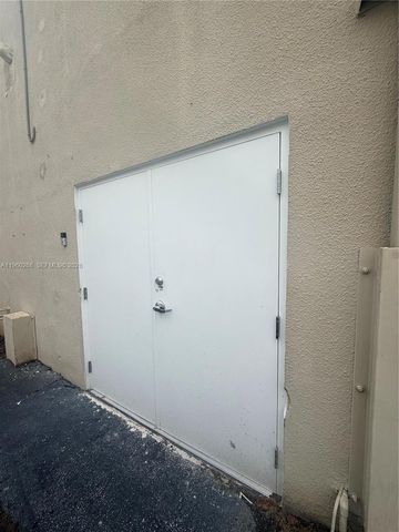 4848 SW 74th Ct 9, Miami, FL 33155