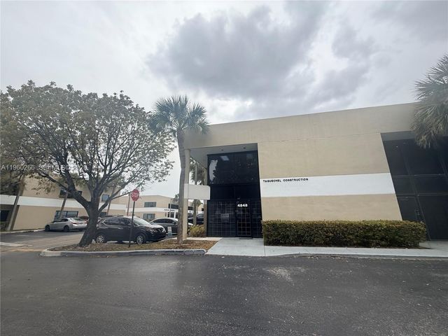 4848 SW 74th Ct 9, Miami, FL 33155