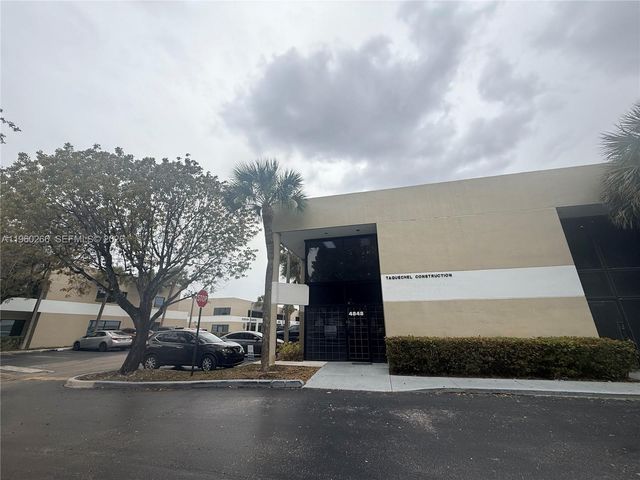 4848 SW 74th Ct 9, Miami, FL 33155