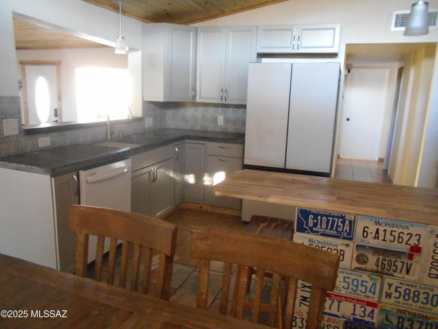 323 N Flynn Jans Court, Pearce, AZ 85625