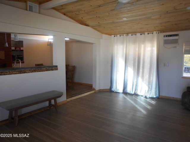 323 N Flynn Jans Court, Pearce, AZ 85625