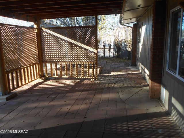 323 N Flynn Jans Court, Pearce, AZ 85625