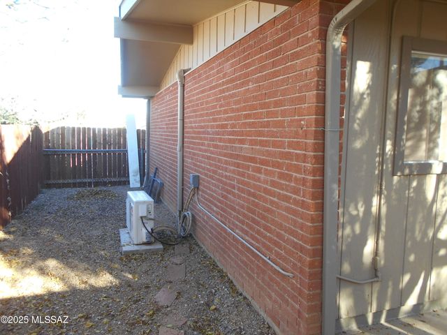 323 N Flynn Jans Court, Pearce, AZ 85625