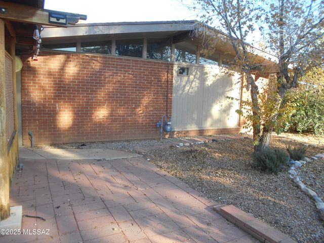 323 N Flynn Jans Court, Pearce, AZ 85625